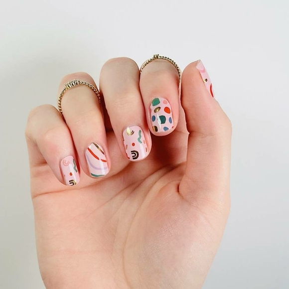 Confetti - Picture 1 of 3